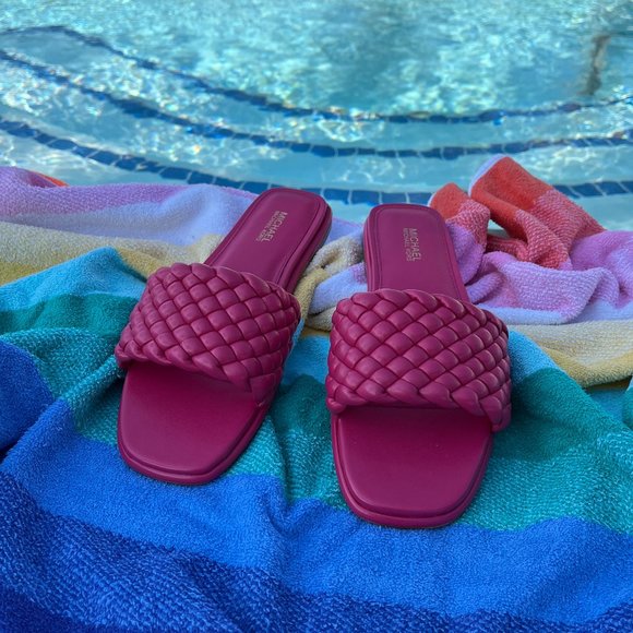 Michael Kors Ruby Red Amelia Flat Sandals Women Size 6.5M - Picture 1 of 9